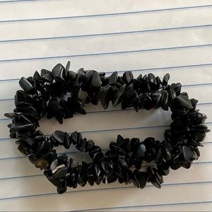 Bracelet-3strands asymmetrical stone. Stretchy. Easy to wear.smoke free home.